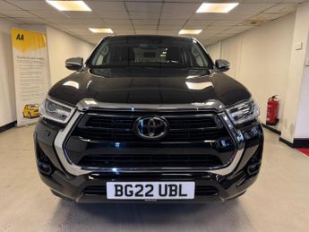 Toyota Hilux 2.8 D-4D Invincible Auto 4WD Euro 6 (s/s) 4dr