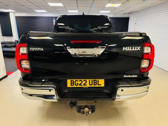 Toyota Hilux 2.8 D-4D Invincible Auto 4WD Euro 6 (s/s) 4dr