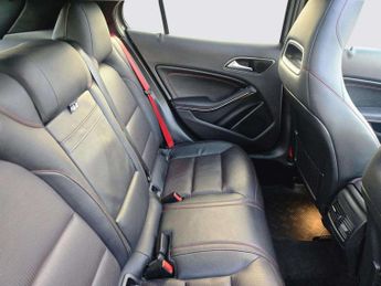 Mercedes-Benz GLA 2.1 GLA220d AMG Line (Premium Plus) 7G-DCT 4MATIC Euro 6 (s/s) 5