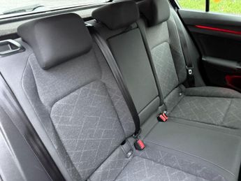 Volkswagen Golf 1.5 eTSI MHEV Life DSG Euro 6 (s/s) 5dr