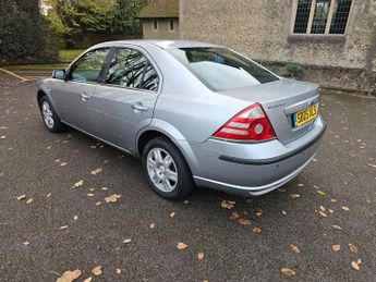 Ford Mondeo 2.0 Ghia 4dr