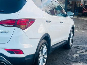 Hyundai Santa Fe 2.2 CRDi Blue Drive Premium Auto 4WD Euro 6 (s/s) 5dr (7 Seat)