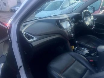 Hyundai Santa Fe 2.2 CRDi Blue Drive Premium Auto 4WD Euro 6 (s/s) 5dr (7 Seat)