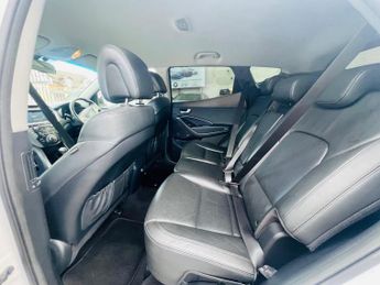 Hyundai Santa Fe 2.2 CRDi Blue Drive Premium Auto 4WD Euro 6 (s/s) 5dr (7 Seat)