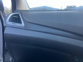 Hyundai Santa Fe 2.2 CRDi Blue Drive Premium Auto 4WD Euro 6 (s/s) 5dr (7 Seat)