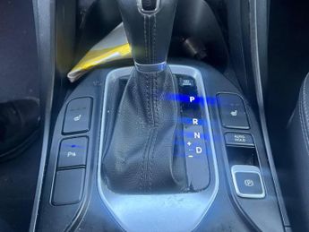 Hyundai Santa Fe 2.2 CRDi Blue Drive Premium Auto 4WD Euro 6 (s/s) 5dr (7 Seat)