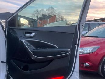 Hyundai Santa Fe 2.2 CRDi Blue Drive Premium Auto 4WD Euro 6 (s/s) 5dr (7 Seat)