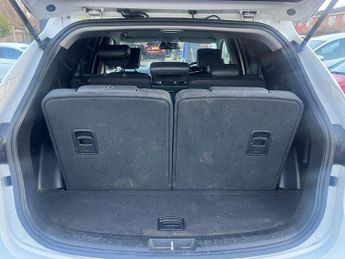 Hyundai Santa Fe 2.2 CRDi Blue Drive Premium Auto 4WD Euro 6 (s/s) 5dr (7 Seat)