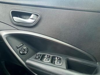 Hyundai Santa Fe 2.2 CRDi Blue Drive Premium Auto 4WD Euro 6 (s/s) 5dr (7 Seat)
