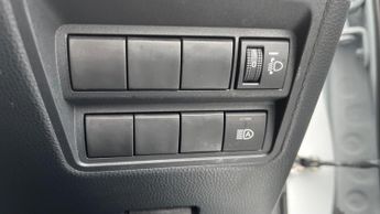 Toyota Yaris 1.5 VVT-h Design E-CVT Euro 6 (s/s) 5dr