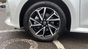 Toyota Yaris 1.5 VVT-h Design E-CVT Euro 6 (s/s) 5dr