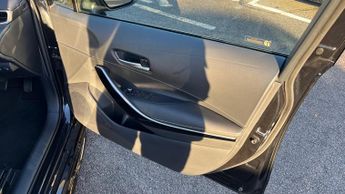 Toyota Corolla 1.8 VVT-h Design CVT Euro 6 (s/s) 5dr