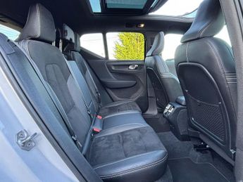 Volvo XC40 1.5 T3 R-Design Auto Euro 6 (s/s) 5dr