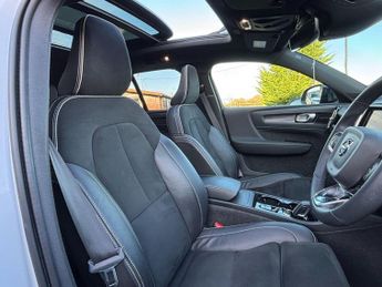 Volvo XC40 1.5 T3 R-Design Auto Euro 6 (s/s) 5dr