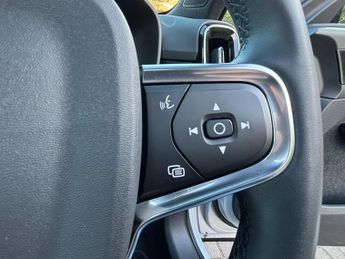 Volvo XC40 1.5 T3 R-Design Auto Euro 6 (s/s) 5dr