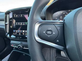 Volvo XC40 1.5 T3 R-Design Auto Euro 6 (s/s) 5dr