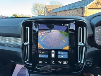 Volvo XC40 1.5 T3 R-Design Auto Euro 6 (s/s) 5dr