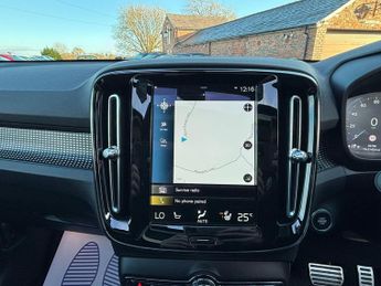 Volvo XC40 1.5 T3 R-Design Auto Euro 6 (s/s) 5dr