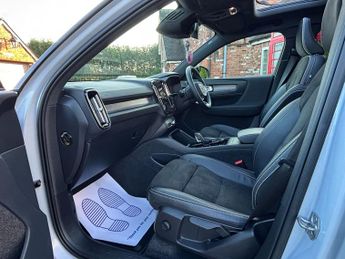 Volvo XC40 1.5 T3 R-Design Auto Euro 6 (s/s) 5dr