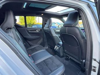 Volvo XC40 1.5 T3 R-Design Auto Euro 6 (s/s) 5dr