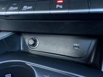 Audi A4 2.0 TDI 35 Technik S Tronic Euro 6 (s/s) 4dr