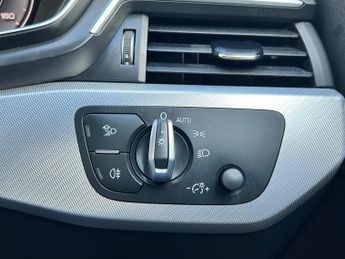 Audi A4 2.0 TDI 35 Technik S Tronic Euro 6 (s/s) 4dr