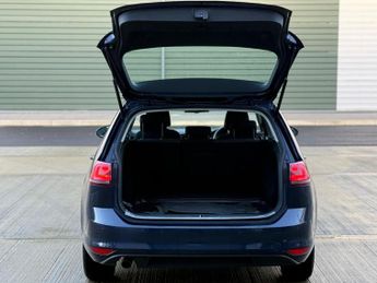 Volkswagen Golf 1.6 TDI BlueMotion Tech SE DSG Euro 5 (s/s) 5dr