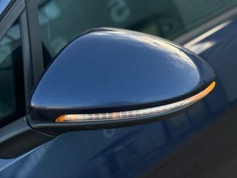 Volkswagen Golf 1.6 TDI BlueMotion Tech SE DSG Euro 5 (s/s) 5dr