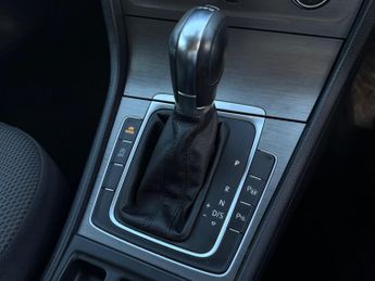 Volkswagen Golf 1.6 TDI BlueMotion Tech SE DSG Euro 5 (s/s) 5dr