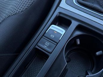 Volkswagen Golf 1.6 TDI BlueMotion Tech SE DSG Euro 5 (s/s) 5dr