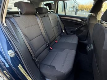 Volkswagen Golf 1.6 TDI BlueMotion Tech SE DSG Euro 5 (s/s) 5dr