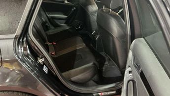Audi A4 Avant 2.0 TDI Black Edition S Tronic quattro Euro 5 (s/s) 5dr
