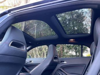 Mercedes-Benz GLA 2.1 GLA220d AMG Line (Premium Plus) 7G-DCT 4MATIC Euro 6 (s/s) 5