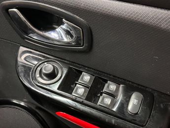 Renault Clio 0.9 TCe Dynamique S MediaNav Euro 5 (s/s) 5dr