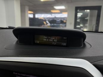 Volvo XC60 2.4 D5 R-Design SE Geartronic AWD Euro 4 5dr