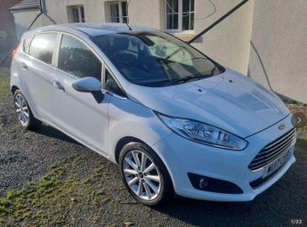 Ford Fiesta 1.0T EcoBoost Titanium Euro 6 (s/s) 5dr