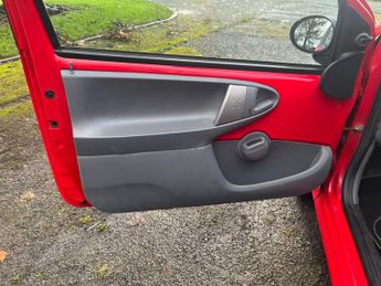Peugeot 107 1.0 12V Urban 2 Tronic Euro 4 3dr
