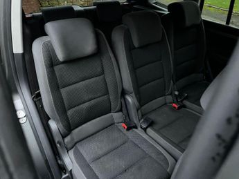 Volkswagen Touran 1.6 TDI SE DSG Euro 5 5dr