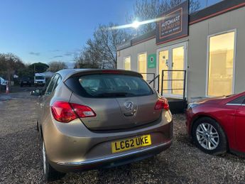 Vauxhall Astra 1.6 16v Exclusiv Auto Euro 5 5dr
