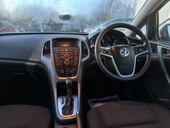 Vauxhall Astra 1.6 16v Exclusiv Auto Euro 5 5dr