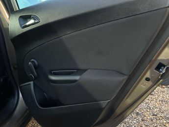 Vauxhall Astra 1.6 16v Exclusiv Auto Euro 5 5dr