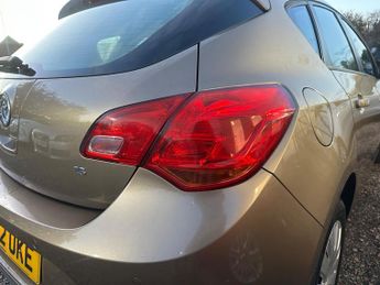 Vauxhall Astra 1.6 16v Exclusiv Auto Euro 5 5dr