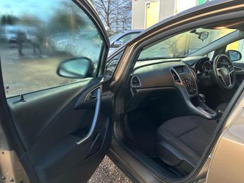 Vauxhall Astra 1.6 16v Exclusiv Auto Euro 5 5dr