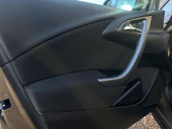 Vauxhall Astra 1.6 16v Exclusiv Auto Euro 5 5dr