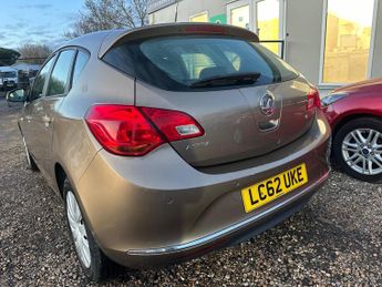 Vauxhall Astra 1.6 16v Exclusiv Auto Euro 5 5dr