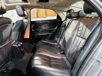 Jaguar XJ 3.0d V6 Luxury Auto Euro 5 (s/s) 4dr
