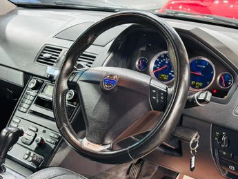 Volvo XC90 2.4 D5 R-Design SE Geartronic AWD 5dr