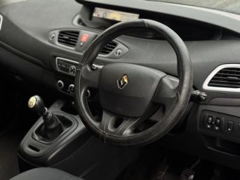 Renault Grand Scenic 1.5 dCi Expression Euro 5 5dr