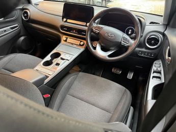 Hyundai KONA 39kWh SE Connect Auto 5dr (10.5kW Charger)