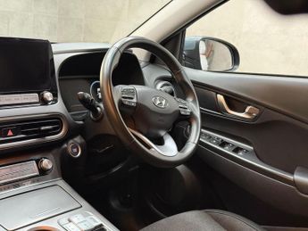 Hyundai KONA 39kWh SE Connect Auto 5dr (10.5kW Charger)